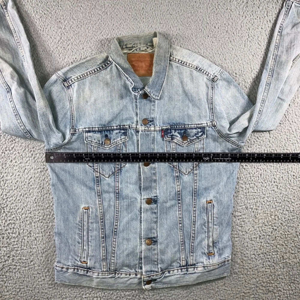 Levi's Denim Trucker Jacket Men Large Light Wash Blue Faded Western Classic - Picture 6 of 12